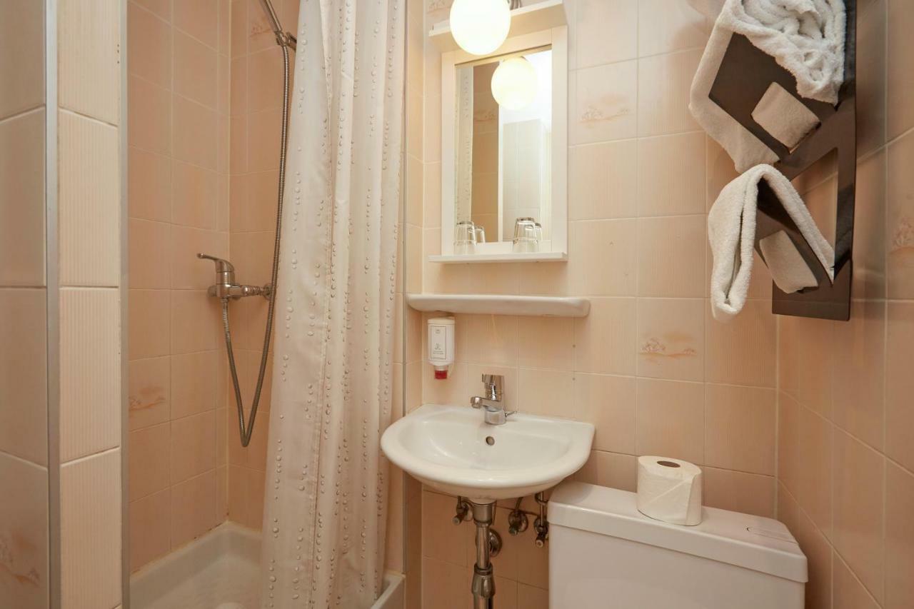 Hotel Central Geneve Rum bild